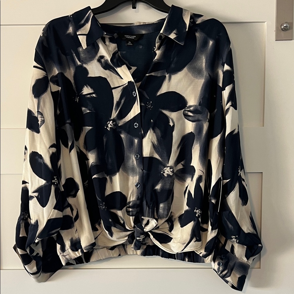 Simply Vera Vera Wang Navy and Cream Floral Blouse